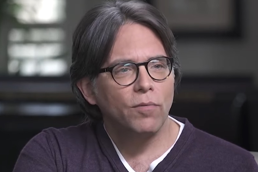 Condenan a cadena perpetua a Keith Raniere por tráfico sexual, amenaza y abuso a adolescentes