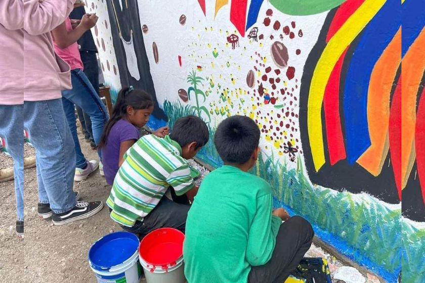 Reponen mural que fue borrado para colocar propaganda política en Chenalho